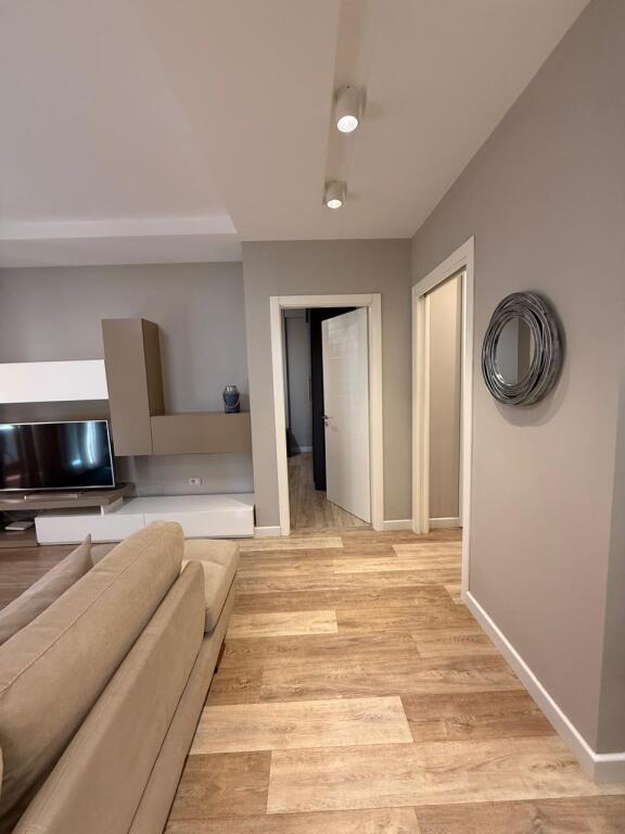 Apartament 2+1 per qira,Rruga e Kavajes,Rruga Him Kolli
