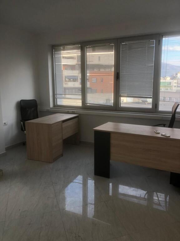 Jepet me Qira Apartament në Qendër – Turdiu Center