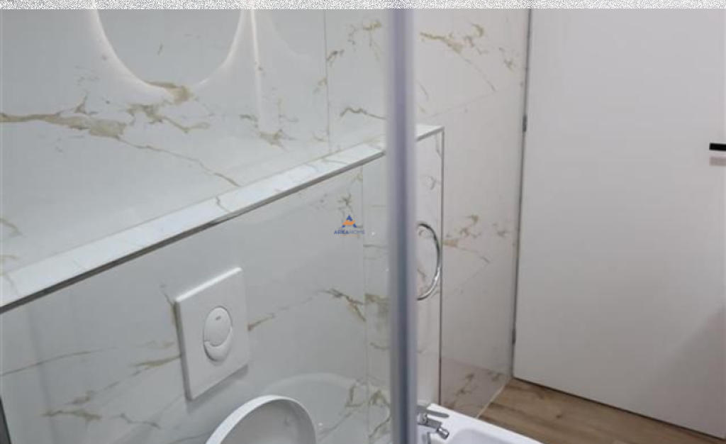 VENDESI APPARTAMENTO 1+1+BALCONE "VICINO ALLA ROCCIA DI KAVAJA, DURRES" 110000 EURO