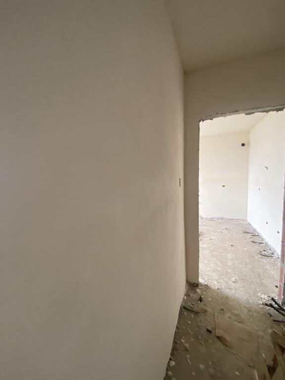 2+1, finito a Paskuqan, prezzo 92.000 euro