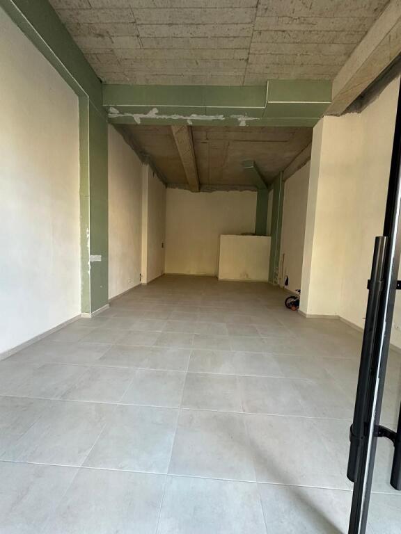 Commercial space for rent at "Pazari Ri"