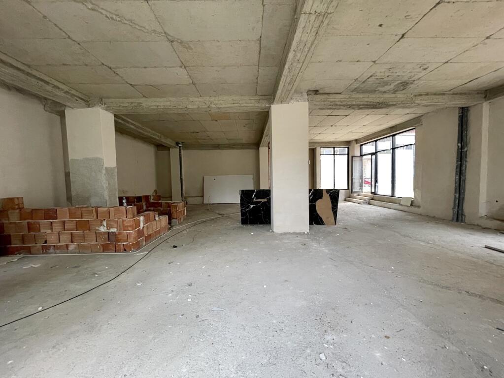 Commercial space for RENT opposite the New Maternity, (Brryli)