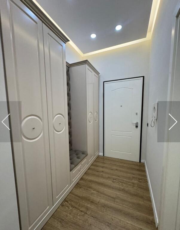 Apartament me Qira – Pazari i Ri, Qendër, Tiranë