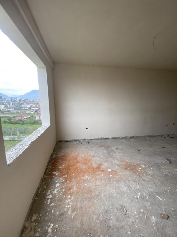 2+1, finito a Paskuqan, prezzo 92.000 euro