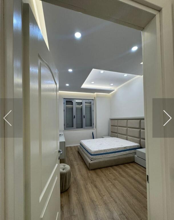 Apartament me Qira – Pazari i Ri, Qendër, Tiranë