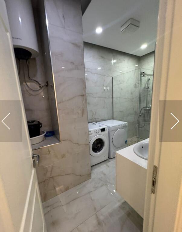 Apartament me Qira – Pazari i Ri, Qendër, Tiranë