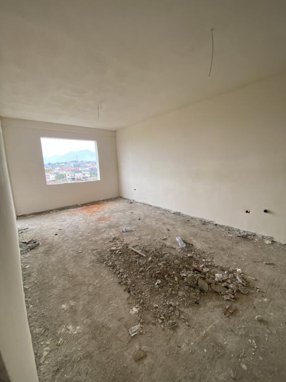 2+1, finito a Paskuqan, prezzo 92.000 euro