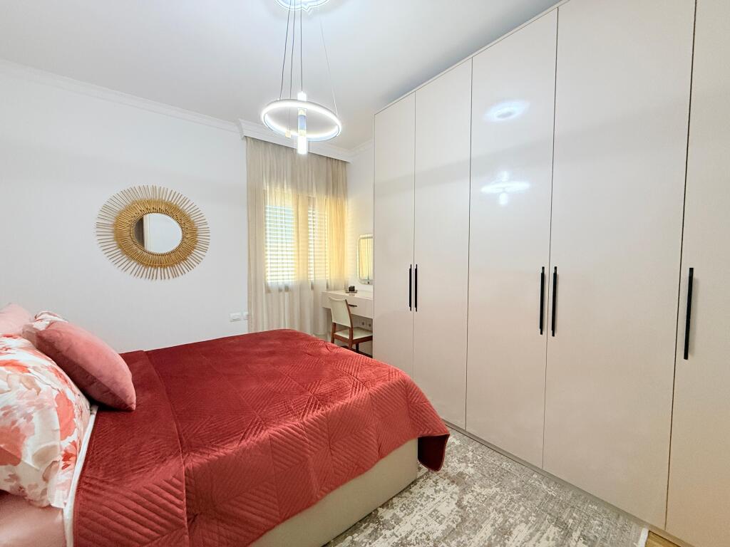🏡 Jepet me Qira – Apartament 3+1 + 2 Tualete + Post Parkimi