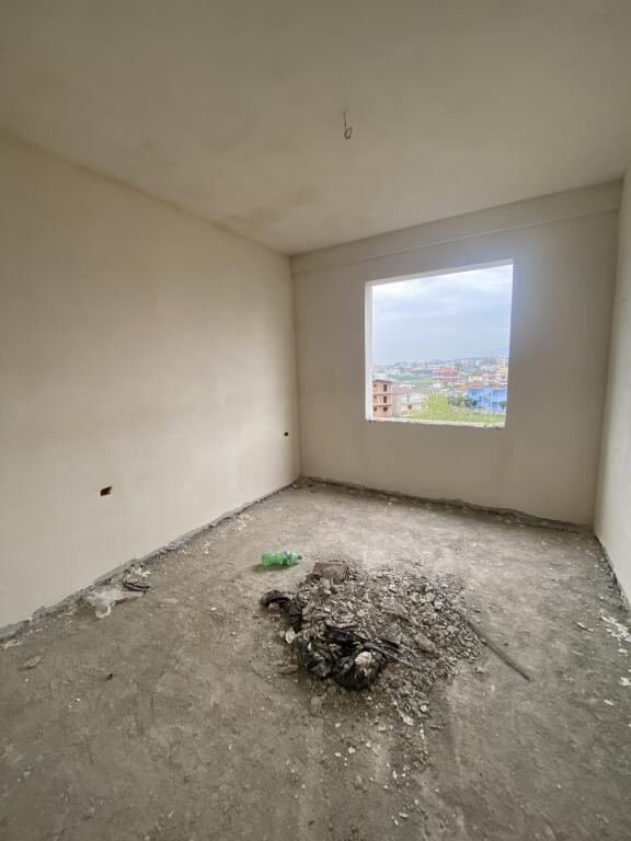 2+1, finito a Paskuqan, prezzo 92.000 euro