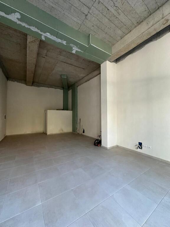Commercial space for rent at "Pazari Ri"