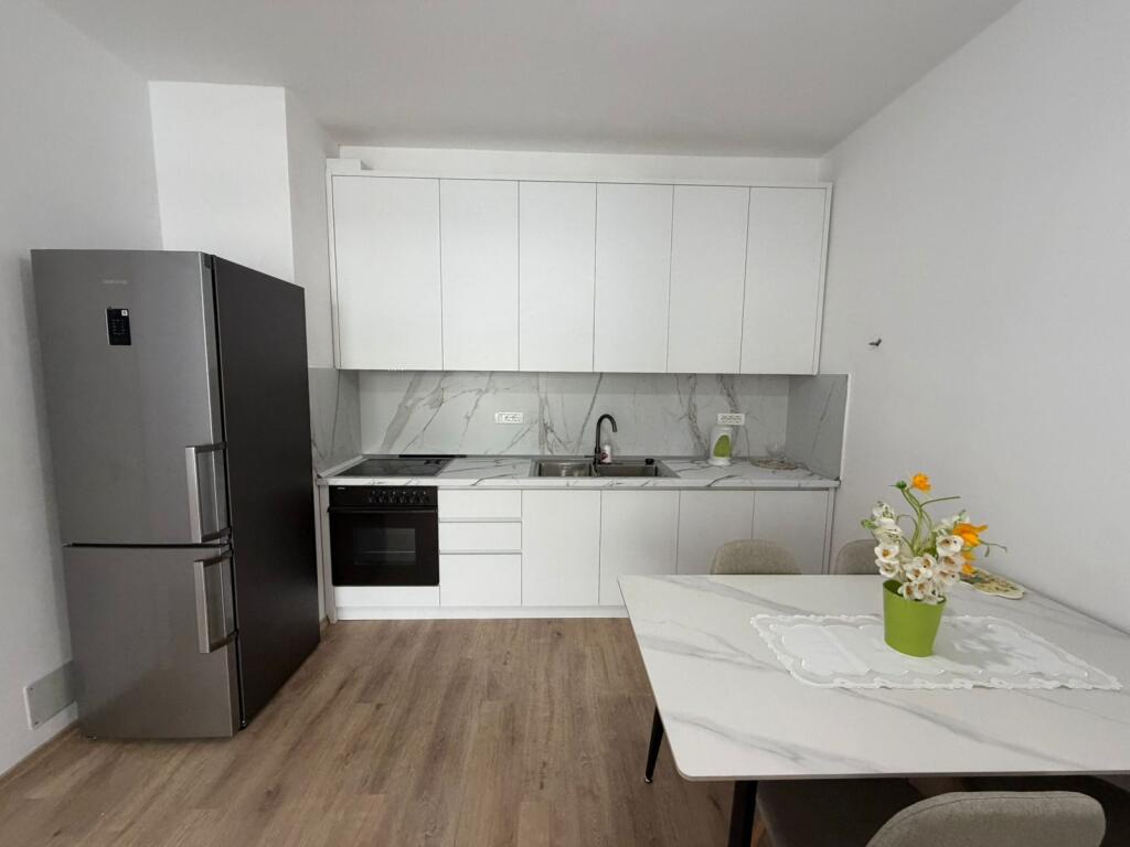 Affittasi appartamento 2+1+2 a Univers City