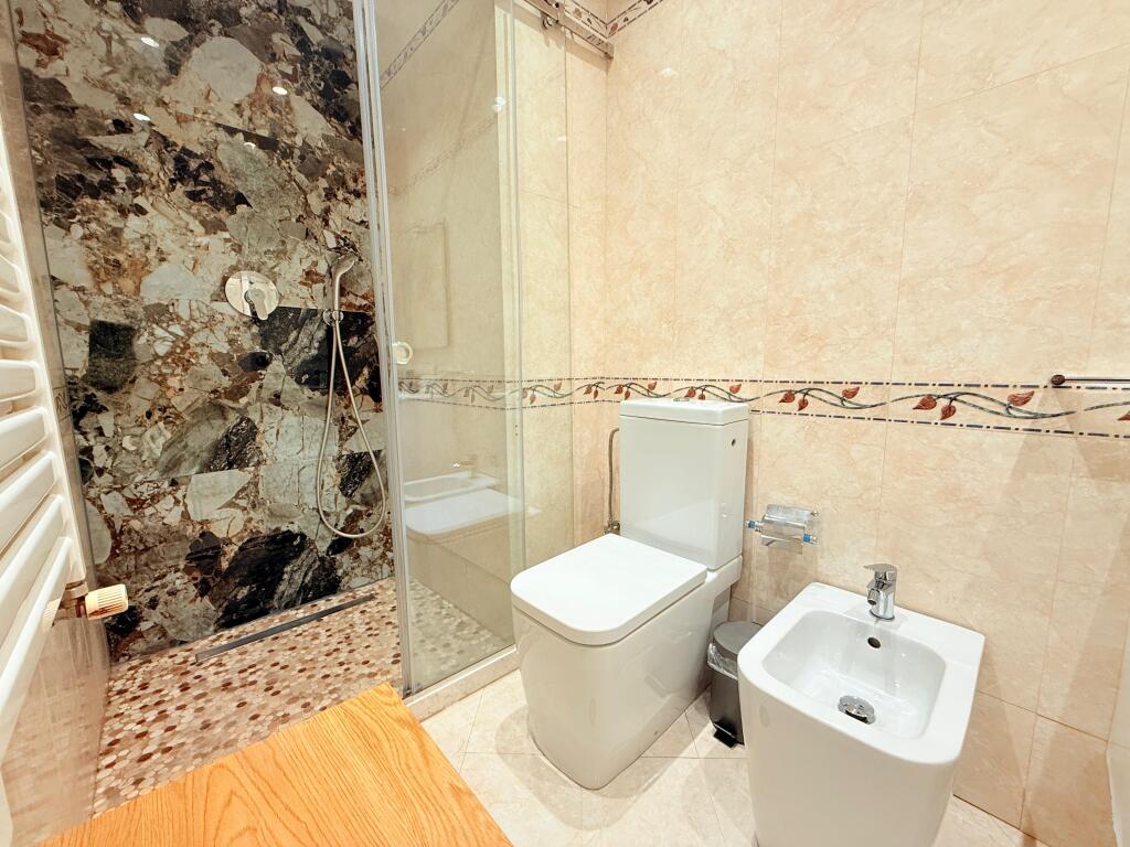 🏡 Jepet me Qira – Apartament 3+1 + 2 Tualete + Post Parkimi