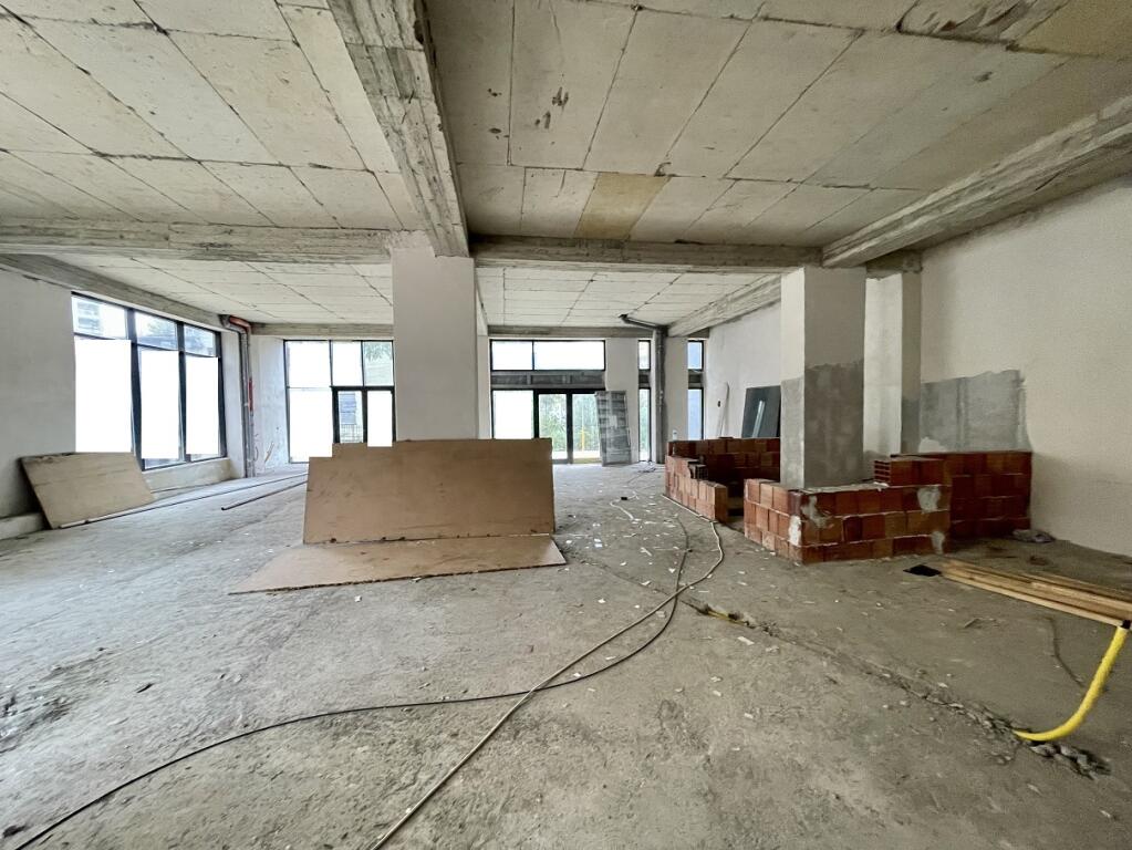 Commercial space for RENT opposite the New Maternity, (Brryli)