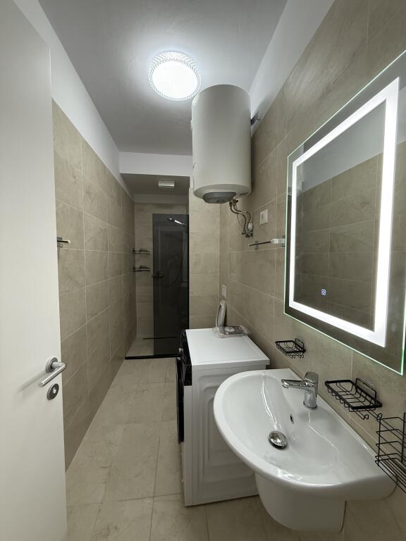 Apartament 2+1 per qera liqeni i thate