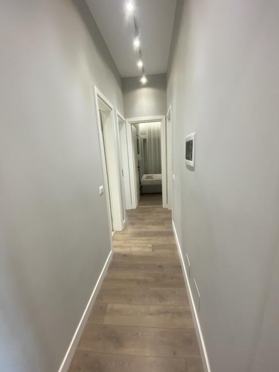 3+1,i mobiluar kopshti botanik,cmimi 1350 euro me parkim