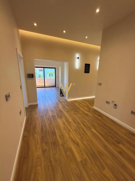BUSINESS PREMISES FOR RENT 170 M2 AT VILAT GJERMANE 1,900 EURO