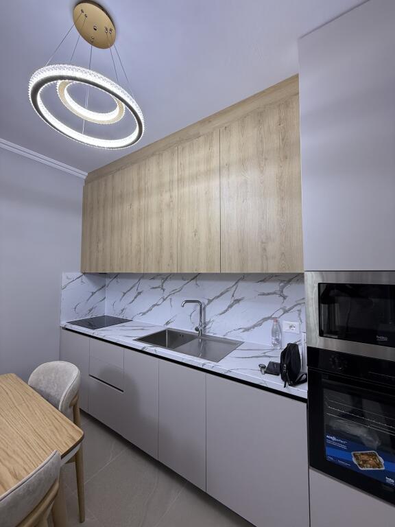 Apartament 2+1 per qera liqeni i thate
