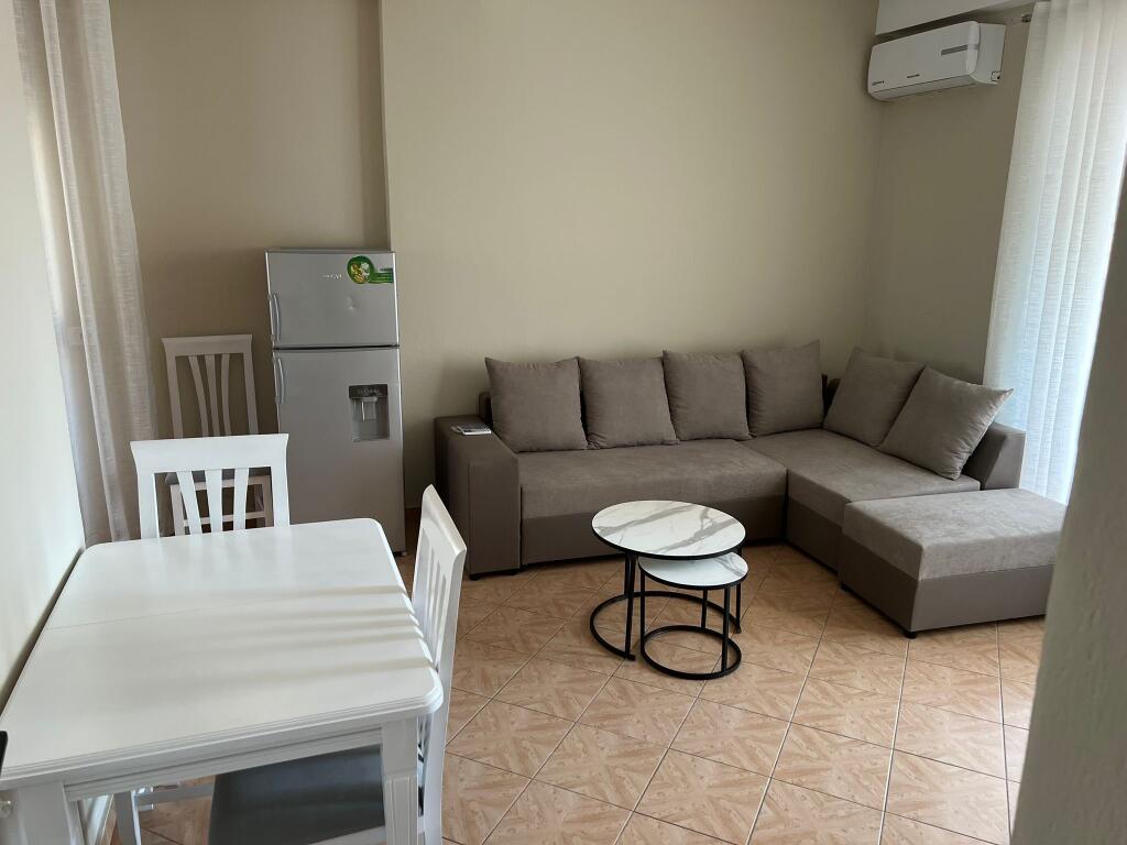 MINE PEZA APARTAMENT 1+1 PER QERA