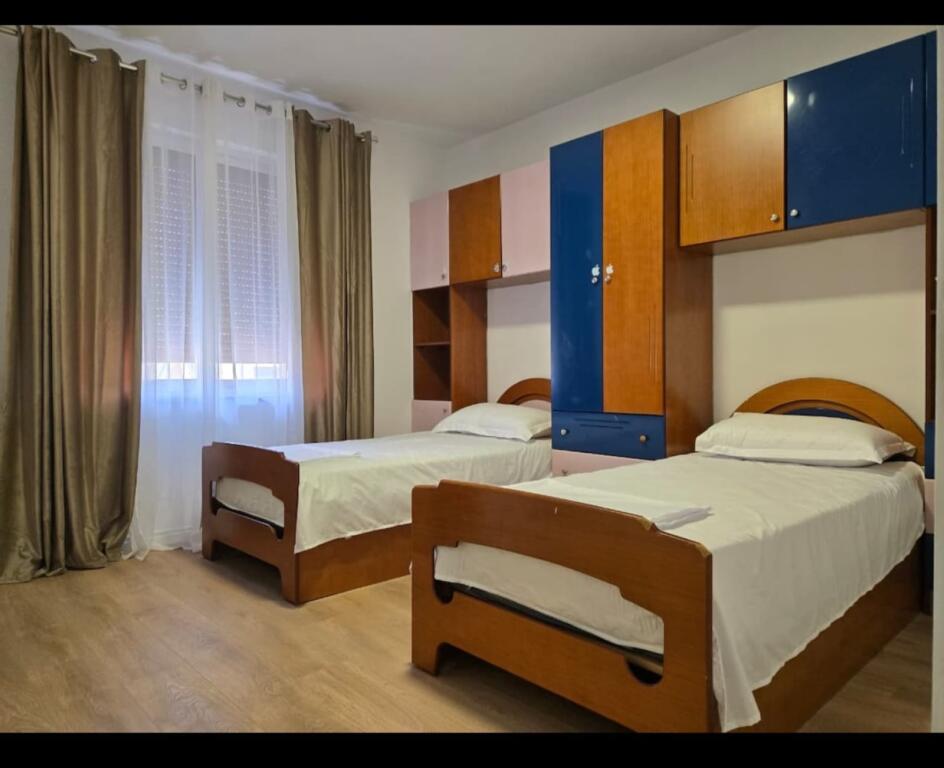 2+1,furnished commune of Paris price 850 euro