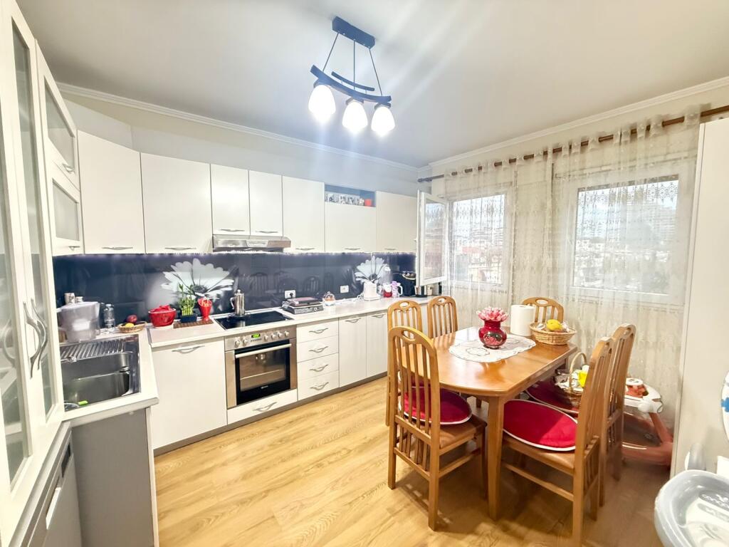 Apartment 2+1+2 for sale, Paris Municipality, Intersection