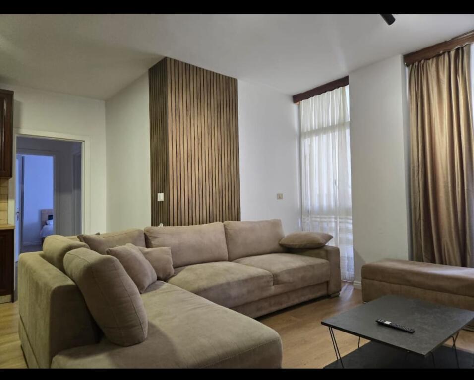 2+1,furnished commune of Paris price 850 euro
