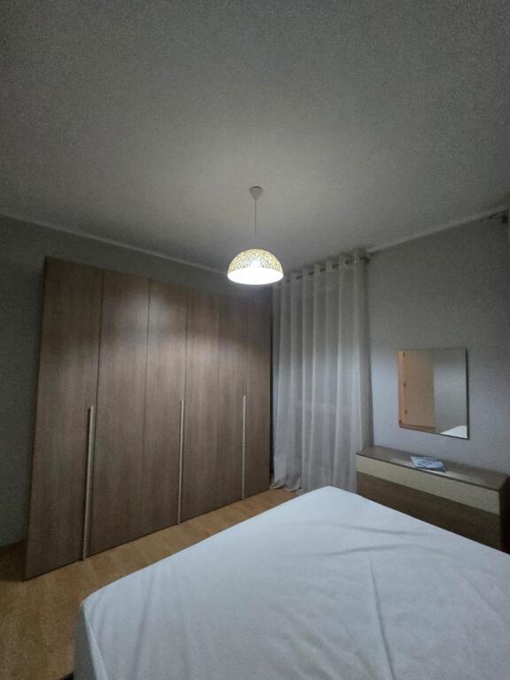 2+1,i mobiluar te 21 dhjetori Afer bar oslo,cmimi 900 euro