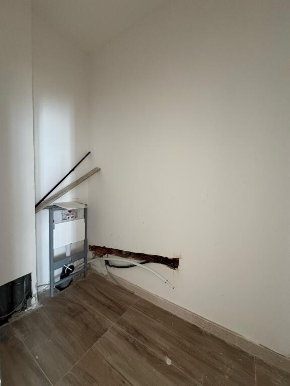 🏢 Business Premises for Rent  📍Address: Mine Peza Street, near Flora Cafe