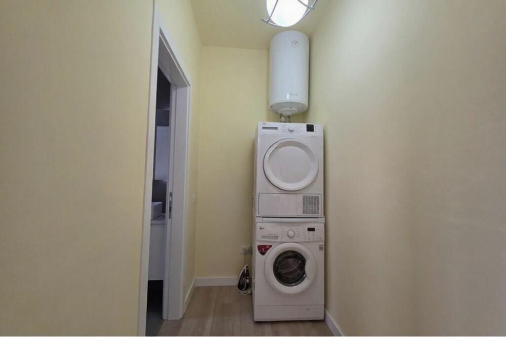 🏡 Apartament i ri Studio me qira – Qendra e Tiranës (I kompletuar me gjithçka)