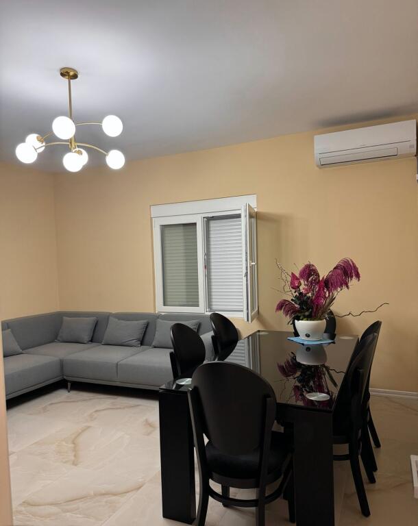 APARTAMENT ME QERA 2+1+2 SAUK 1100 EURO