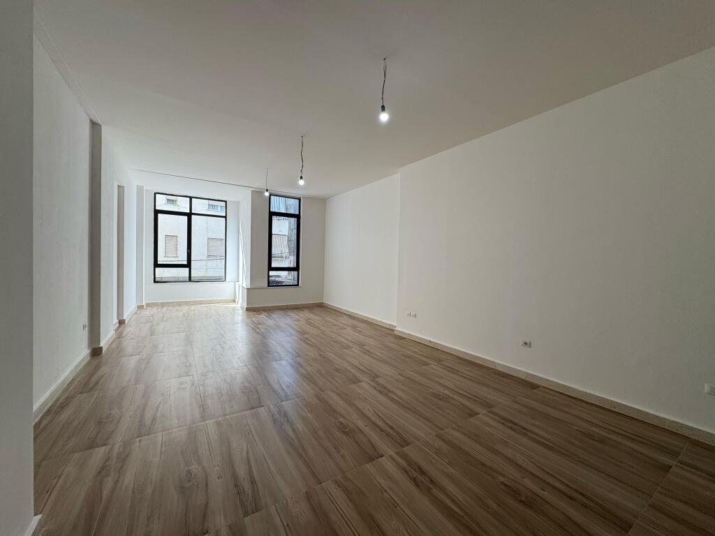 🏢 Business Premises for Rent – 📍 Address: Mine Peza Street, near Flora Cafe