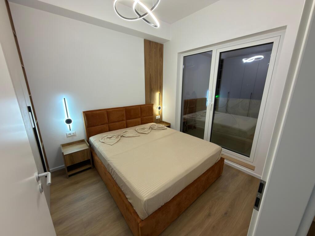 📣 Jepet me Qira Apartament 1+1 📍 Kompleksi “Kadiu”, Ali Demi – Tiranë 🏢 Kati pare  me 2 ashensorë 🏠 Totalisht i ri, i pabanuar më parë 💶 40000 leke / muaj  