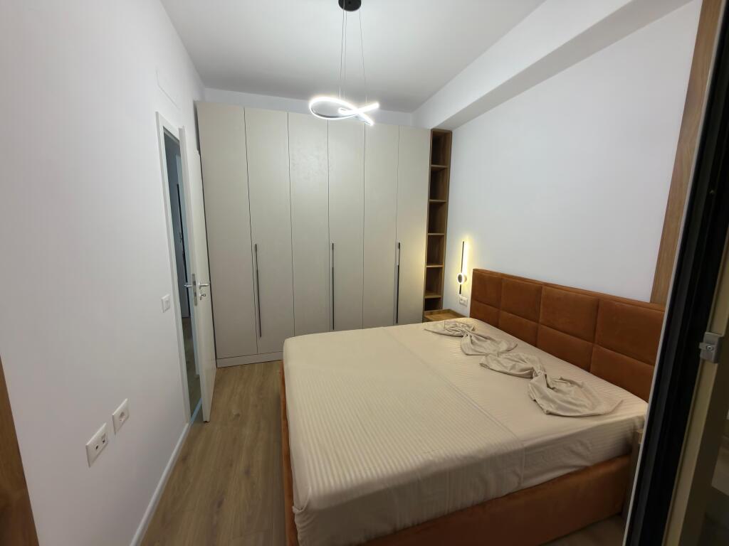 📣 Jepet me Qira Apartament 1+1 📍 Kompleksi “Kadiu”, Ali Demi – Tiranë 🏢 Kati pare  me 2 ashensorë 🏠 Totalisht i ri, i pabanuar më parë 💶 40000 leke / muaj  