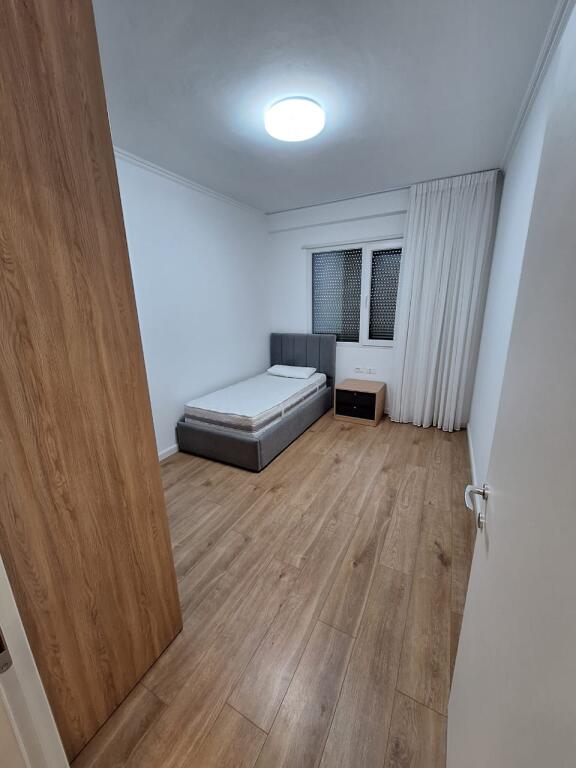 ASTIR, JEPET ME QIRA APARTAMENT 3+1+2 + POST PARKIMI,