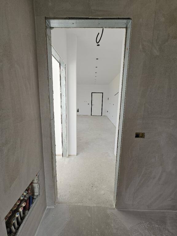 Shitet apartament 1+1 tek Lakeland ne Farke!