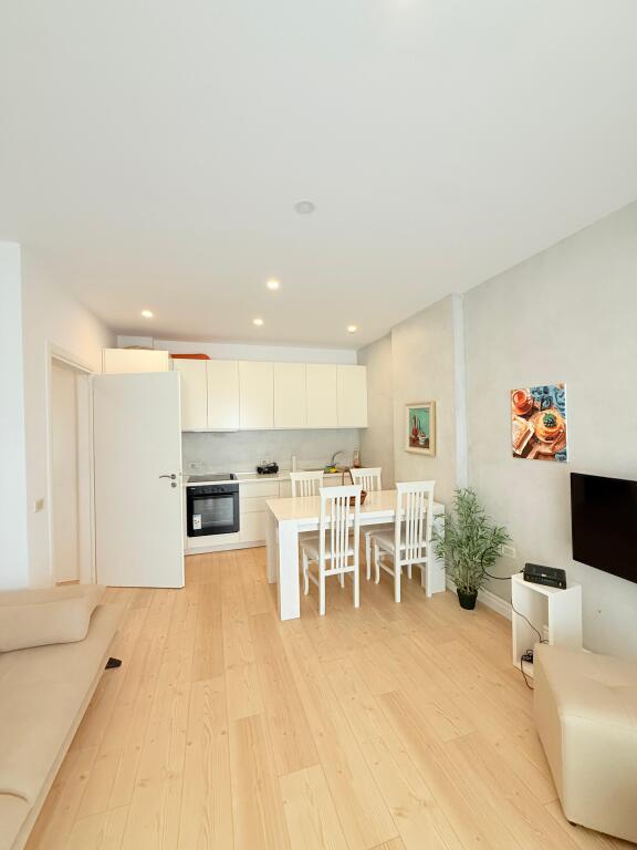 📌 Appartamento 1+1 con vista mare in affitto a Lungomare, Vlora