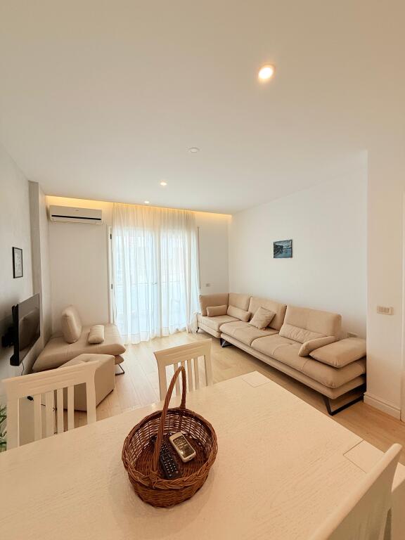 📌 Appartamento 1+1 con vista mare in affitto a Lungomare, Vlora