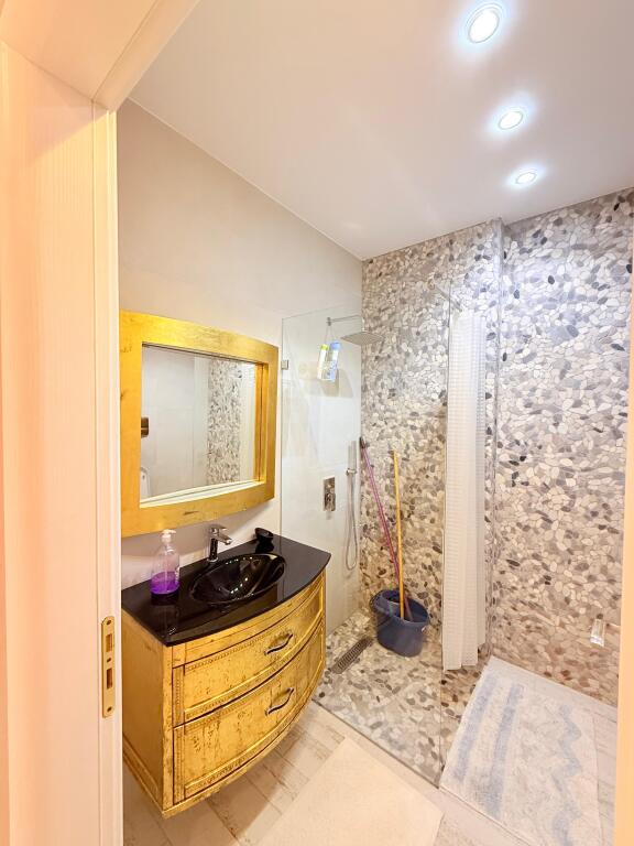 📌 Appartamento 1+1 con vista mare in affitto a Lungomare, Vlora