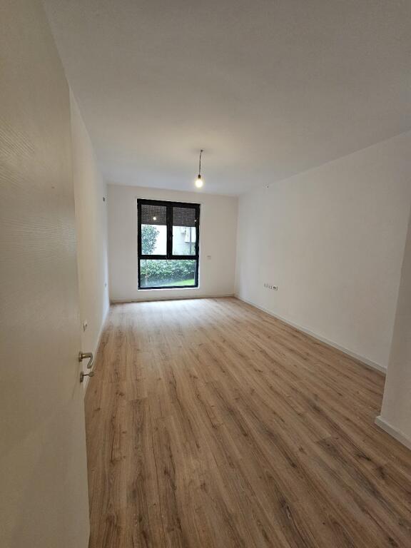 Shitet apartament 2+1 tek Kopshti Zoologjik!