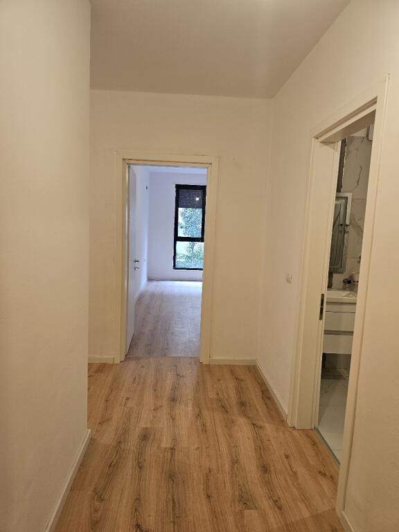 Shitet apartament 2+1 tek Kopshti Zoologjik!
