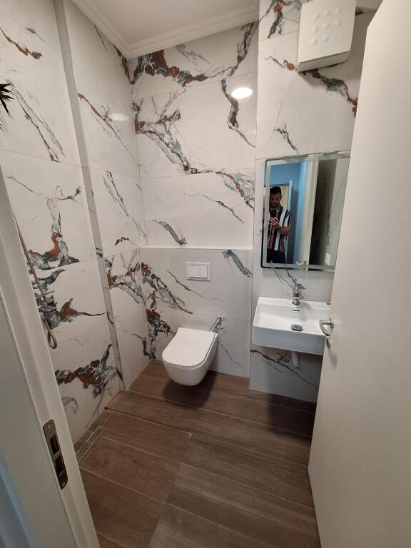 ASTIR, JEPET ME QIRA APARTAMENT 3+1+2 + POST PARKIMI,