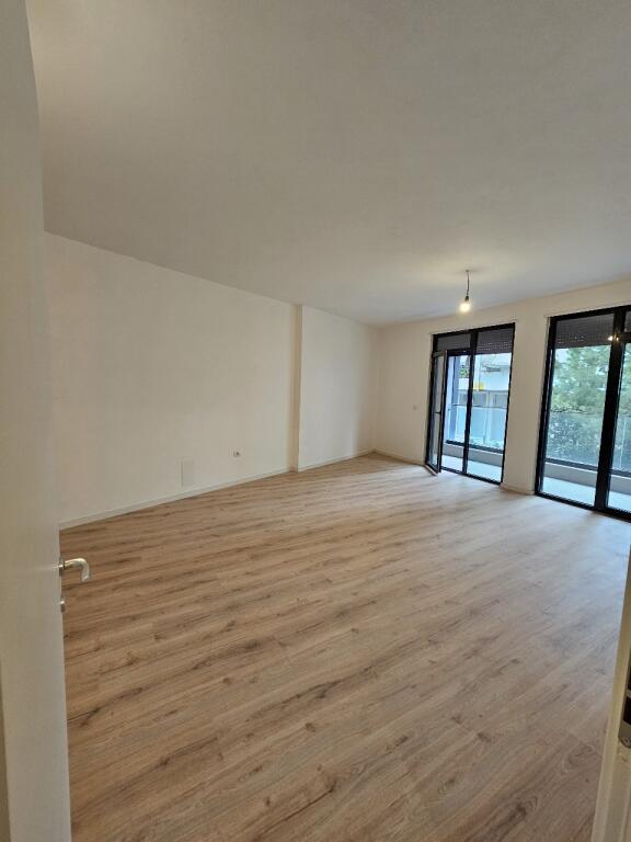 Shitet apartament 2+1 tek Kopshti Zoologjik!
