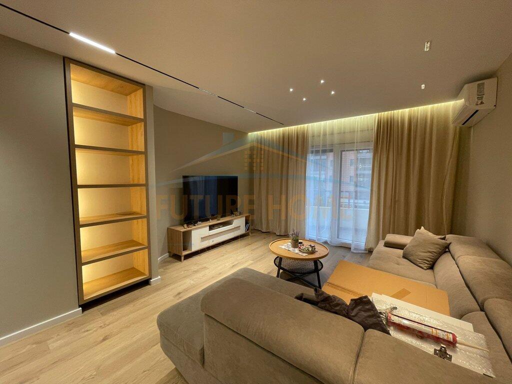 Shitet Apartament 2+1+2, Bulevardi Migjeni, Unaza e Re