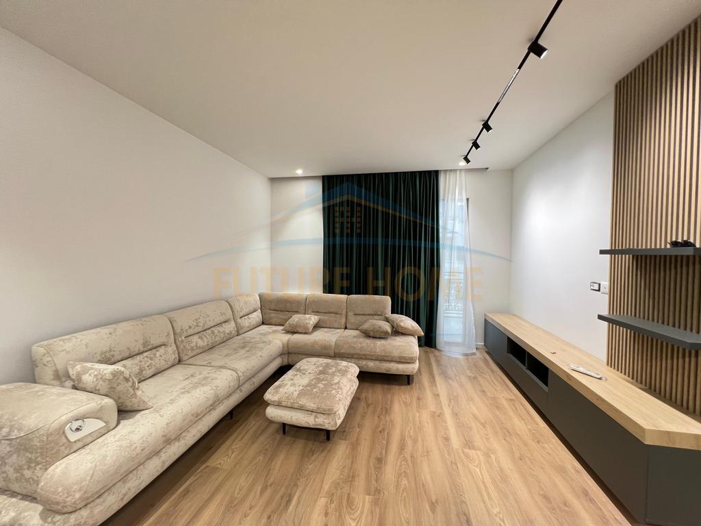 In vendita, Appartamento 2+1+2, Kinostudio, Tirana.