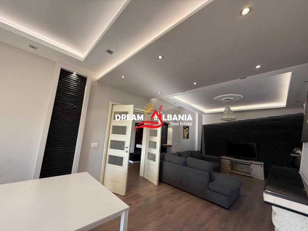 4-story building for HOTEL near American Hospital 2, Tirana (ID 4251380)