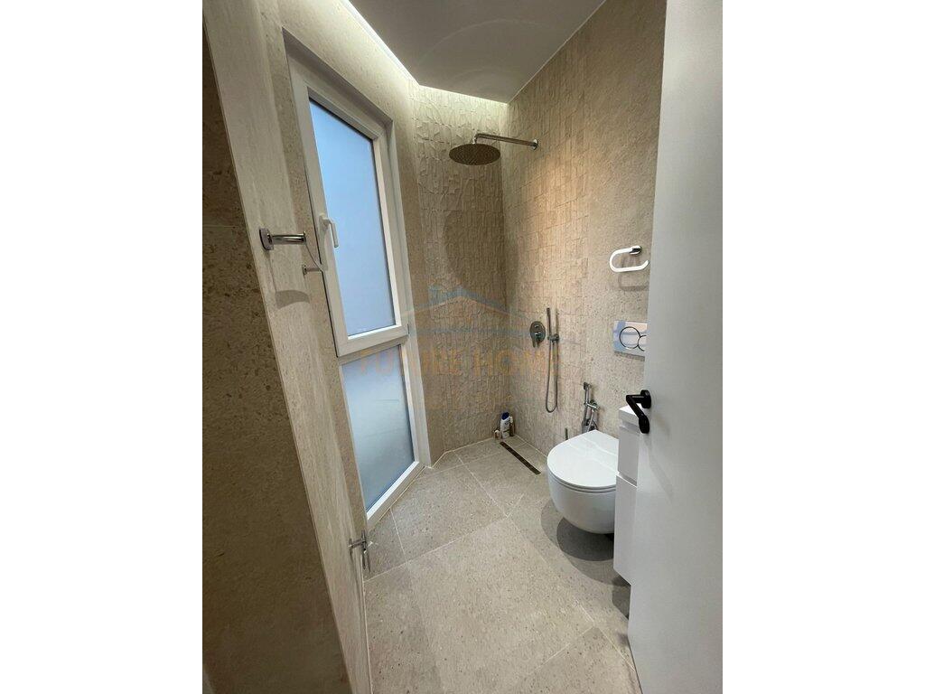 Shitet Apartament 2+1+2, Bulevardi Migjeni, Unaza e Re