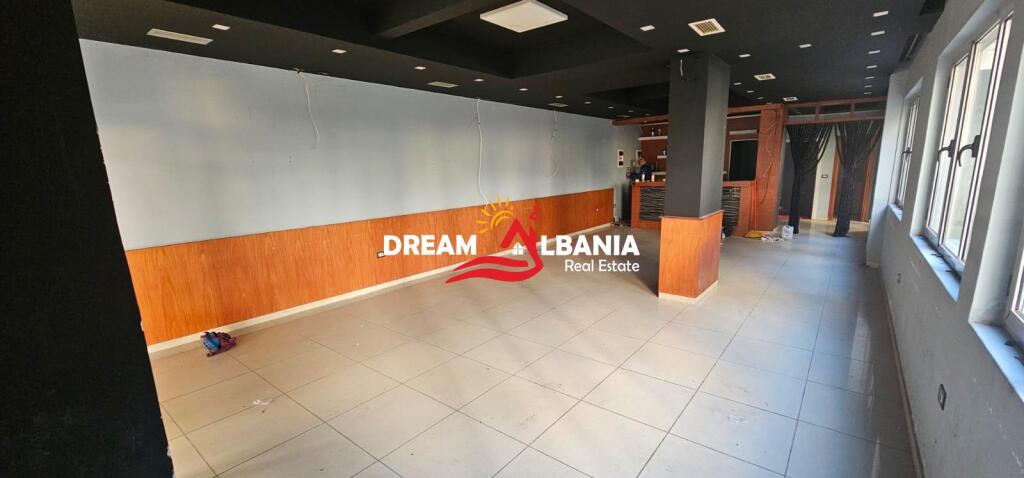 Dyqan ne shitje ne Fresk, afer Gjimnazit Luan Hajdaraga ne Fresk (ID 4171608)