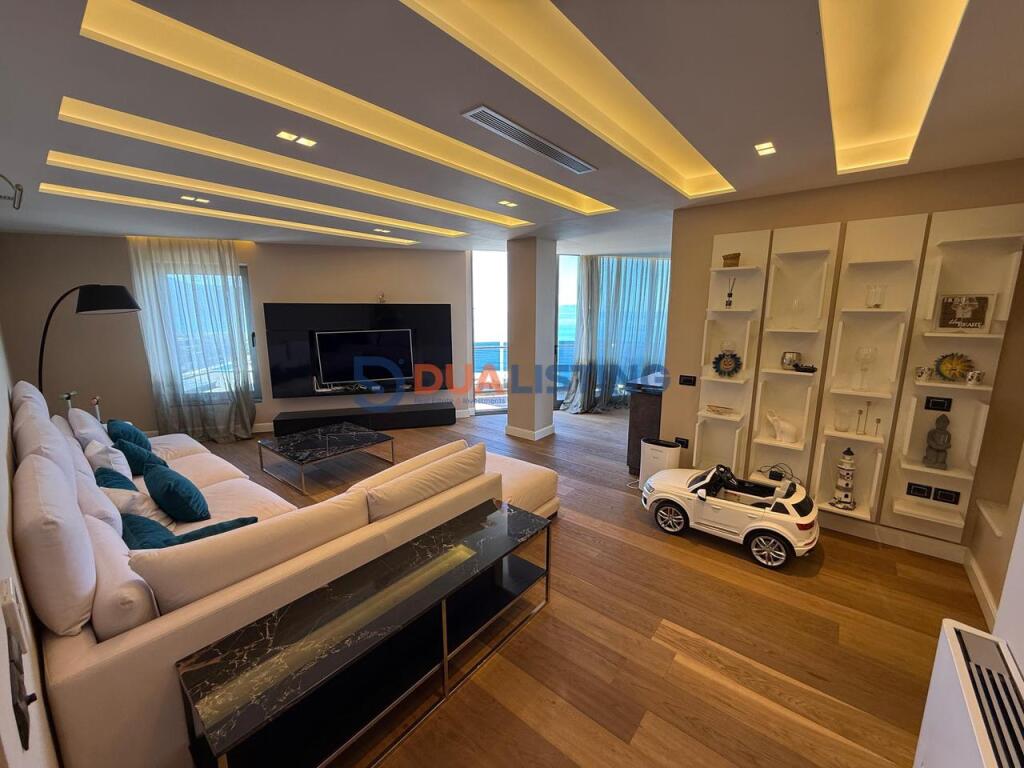 Vendiamo appartamento 2+1 con veranda e vista mare a Marina Bay, Vlore!