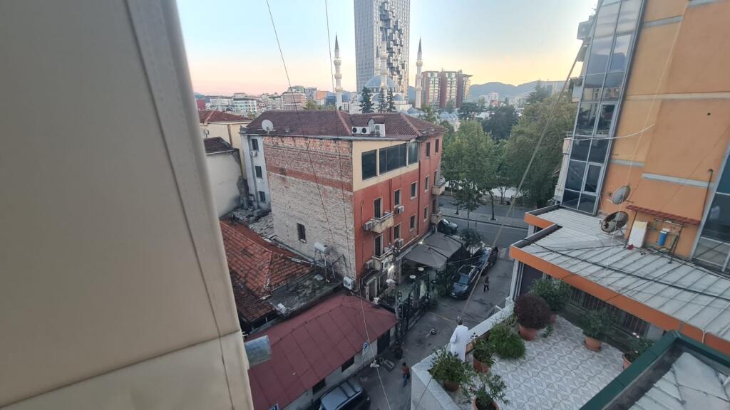 2+1 furnished near the parliament center, price 750 euros
