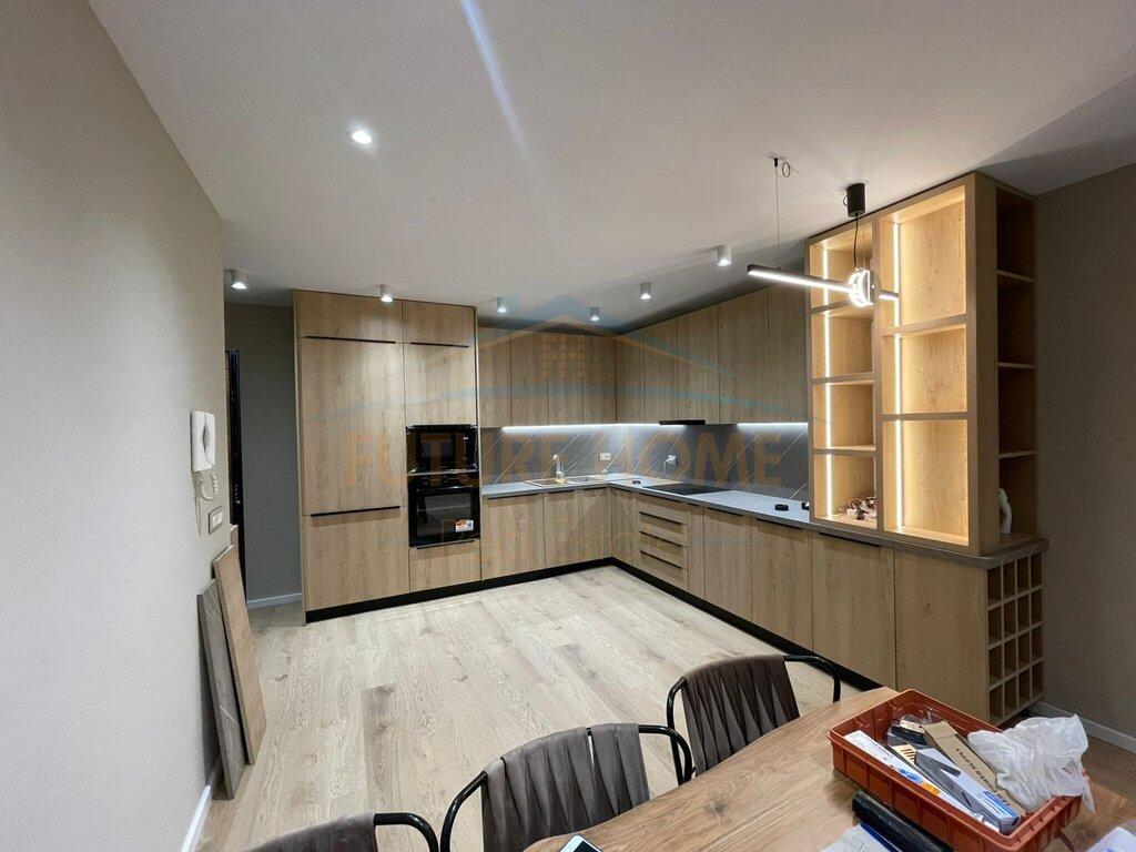Shitet Apartament 2+1+2, Bulevardi Migjeni, Unaza e Re