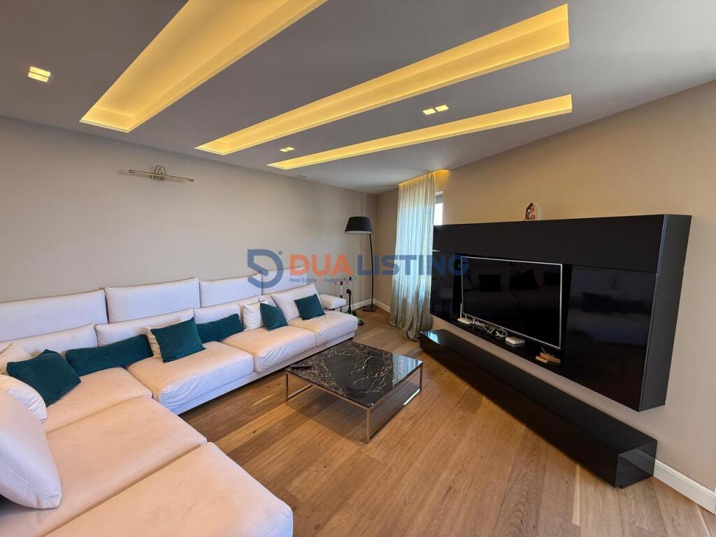 Vendiamo appartamento 2+1 con veranda e vista mare a Marina Bay, Vlore!